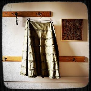 Vintage 90’s green ruffle skirt.